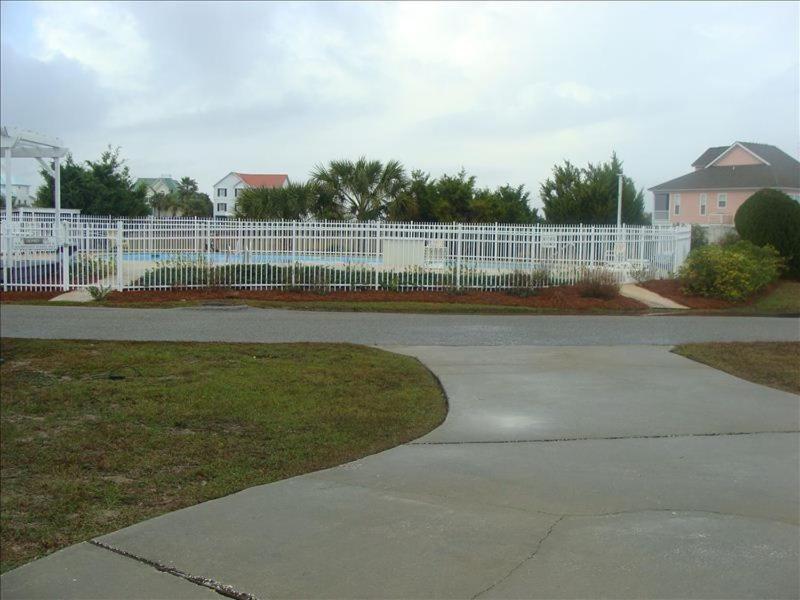 Four-Bedroom House With Great View! Pool Across The Street! Hunting Island Pass! Harbor Island Exterior photo